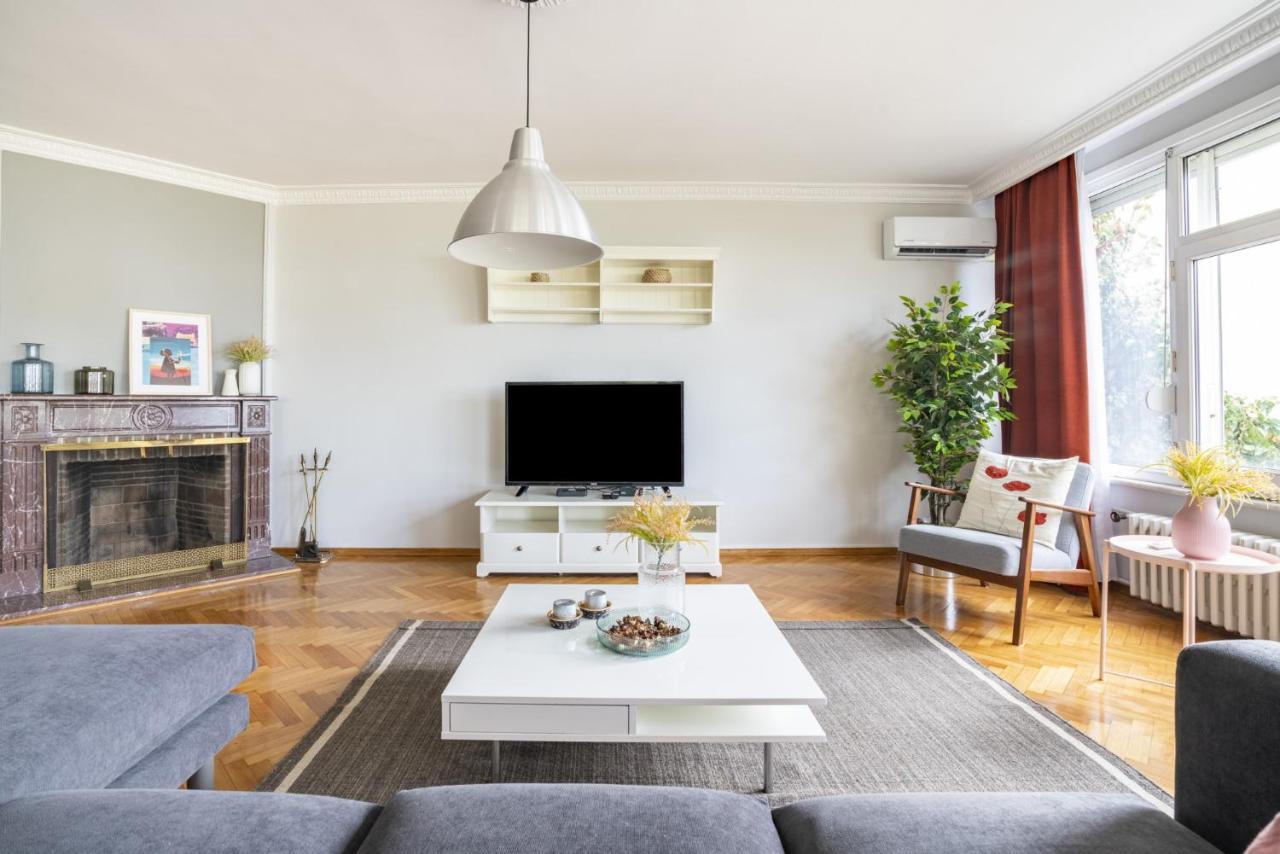 Apartamento Spacious Flat Near Caddebostan Coast Estambul Exterior foto