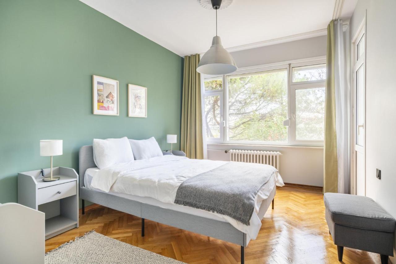 Apartamento Spacious Flat Near Caddebostan Coast Estambul Exterior foto
