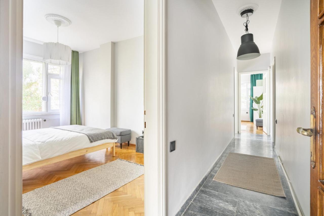 Apartamento Spacious Flat Near Caddebostan Coast Estambul Exterior foto