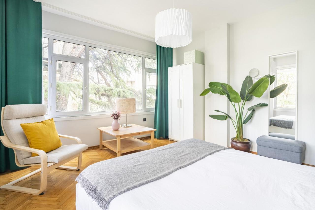 Apartamento Spacious Flat Near Caddebostan Coast Estambul Exterior foto